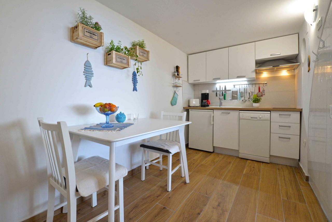 Sea Side Apartment Муртер Экстерьер фото